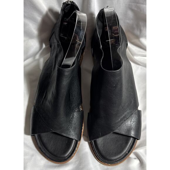 Sofft Evonne Black Leather Sandals Sz 11 Zip Up At Heel Womens - Picture 1 of 8